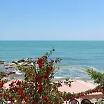 La Ξενοδοχείο με διαμερίσματα 4*