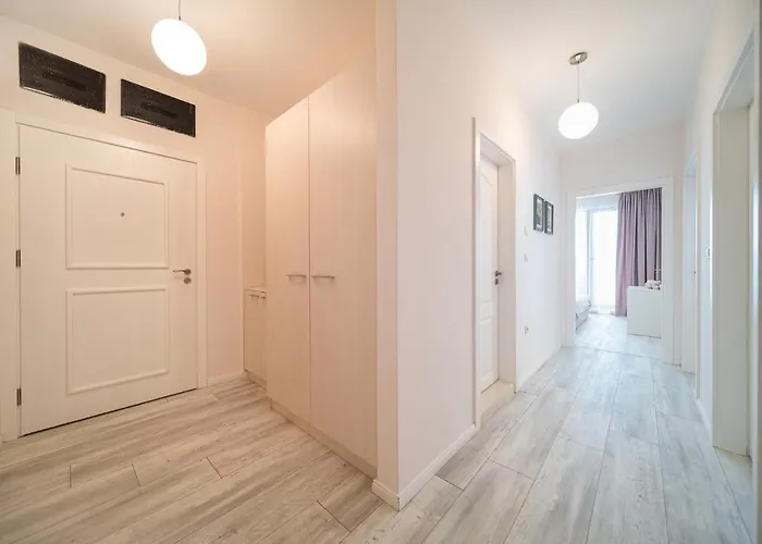 La מלון דירות 4*