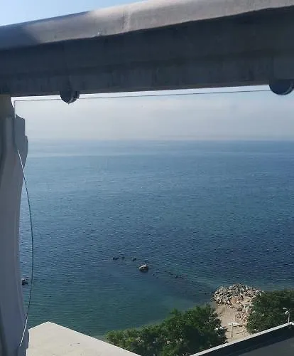 Ξενοδοχείο με διαμερίσματα La 4*