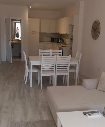 La Ξενοδοχείο με διαμερίσματα 4*