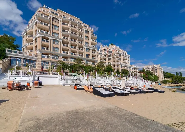 Ξενοδοχείο με διαμερίσματα La 4*