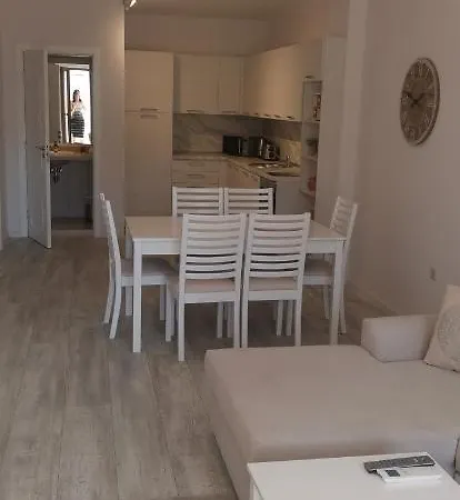 La Hotel de apartamente 4*