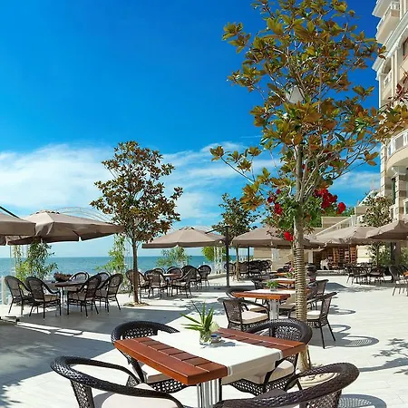 La Aparthotel Golden Sands