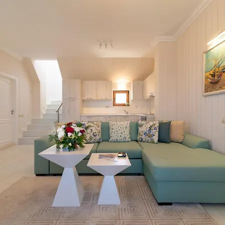 Aparthotel La Golden Sands