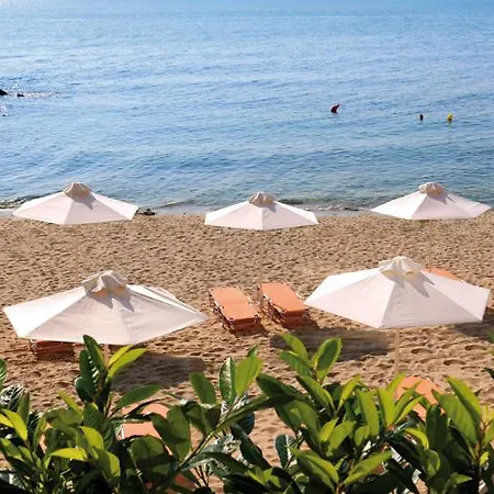 La Apartahotel 4*